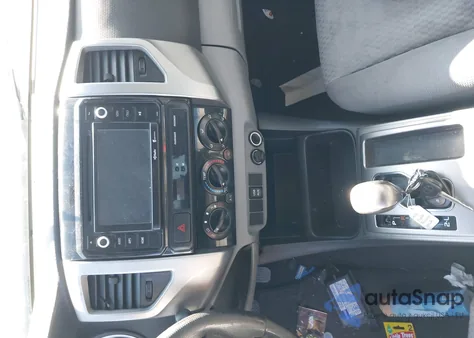 2014 Toyota Tacoma Prerunner V6 z USA, uszkodzony, nr VIN 3TMJU4GN9EM173456